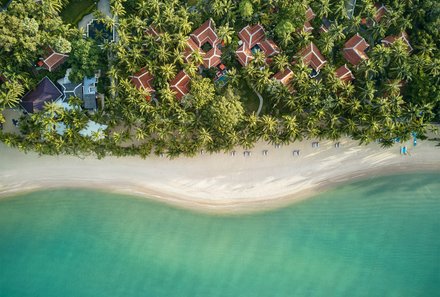 Thailand Familienreise Verlängerung - Santiburi Koh Samui - Blick auf Resort und Strand von oben