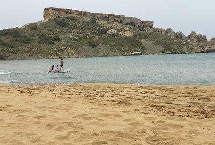 Malta Familienreise - Malta for family - Golden Bay - SUP