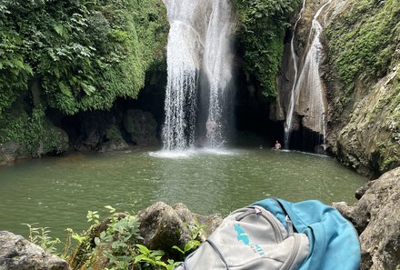 Kuba mit Kindern - Kuba Urlaub mit Kindern - FFR Rucksack bei Wasserfall