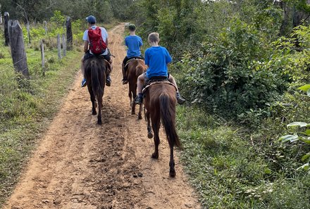 Kuba mit Kindern - Kuba Urlaub mit Kindern - Reitausflug im Vinales-Tal