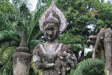 Laos und Vietnam Familienreise - Laos und Vietnam Reise mit Kindern - Buddha-Park Skulpturen