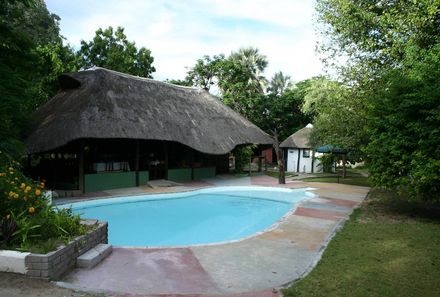 Botswana Familienreise - Botswana Family & Teens - Makgadigadi Pans - Gweta Lodge - Pool
