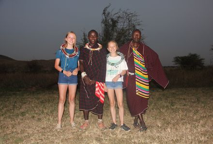 Tansania Familienreise - Tansania for family individuell - Abendspaziergang mit einem Massai