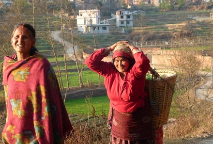 Nepal mit Kindern - Frauen bei der Arbeit in Nepal