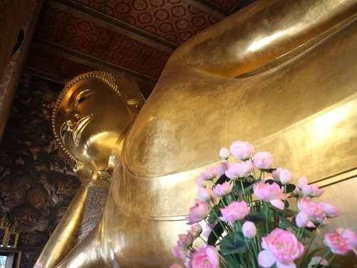 Thailand Rundreise mit Kindern - Familienreise durch den Süden Thailands - Buddha Wat Pho Bangkok