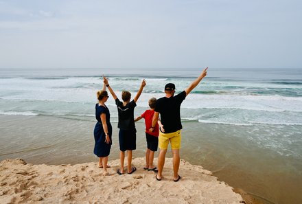 Marokko mit Kindern - Marokko mit Kindern Urlaub - Familie an der Küste bei Agadir