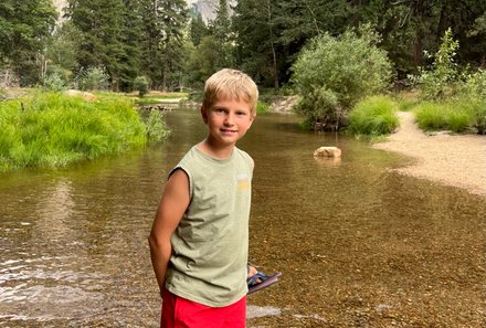 Kalifornien mit Kindern - Kalifornien Urlaub mit Kindern - Kind im Yosemite Nationalpark