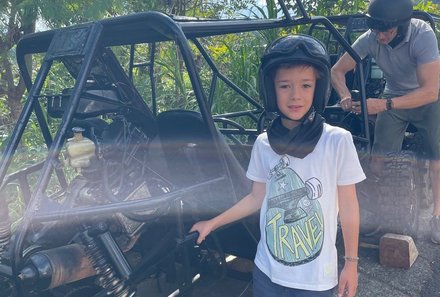 Bali mit Jugendlichen - Java & Bali Family & Teens - Buggyfahrt - Kind mit Buggy