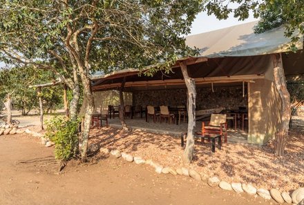 Uganda Familienreise - Uganda Family & Teens - Queen Elizabeth The Bush Lodge - Restaurant Zelt