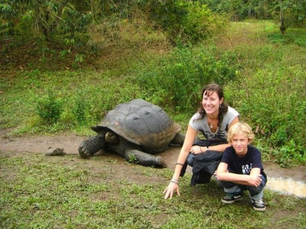 Galapagos mit Kindern - Galapagos-Inseln Familienreise - Riesenschildkröte