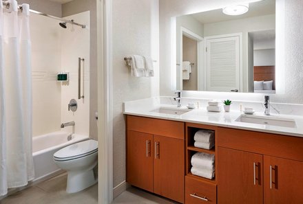 USA Südwesten mit Kindern - USA for family individuell - Abenteuer im Wilden Westen - Los Angeles - Residence Inn Marriott Manhattan Beach - Badezimmer