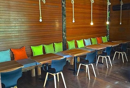Malaysia Familienreise - Malaysia for family individuell - Sepilok Nature Lodge - Sitzbereich