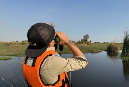 Familienreisen Namibia - Mietwagenreise Namibia for family individuell - Junge am Okavango Delta