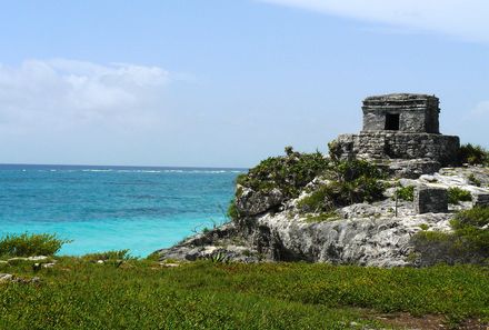 Mexiko Familienreise - Mexiko Family & Teens - Tulum Stadtmauer mit Blick aufs Meer