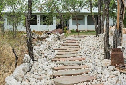 Familienreise Namibia individuell mit Dachzelt - Onguma Leadwood Campsite