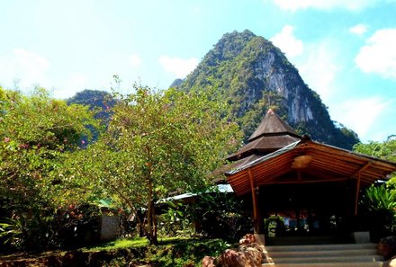 Thailand Familienreise mit Kindern - Thailand for family individuell - The Cliff & River Jungle Resort - Ausblick auf Felsen