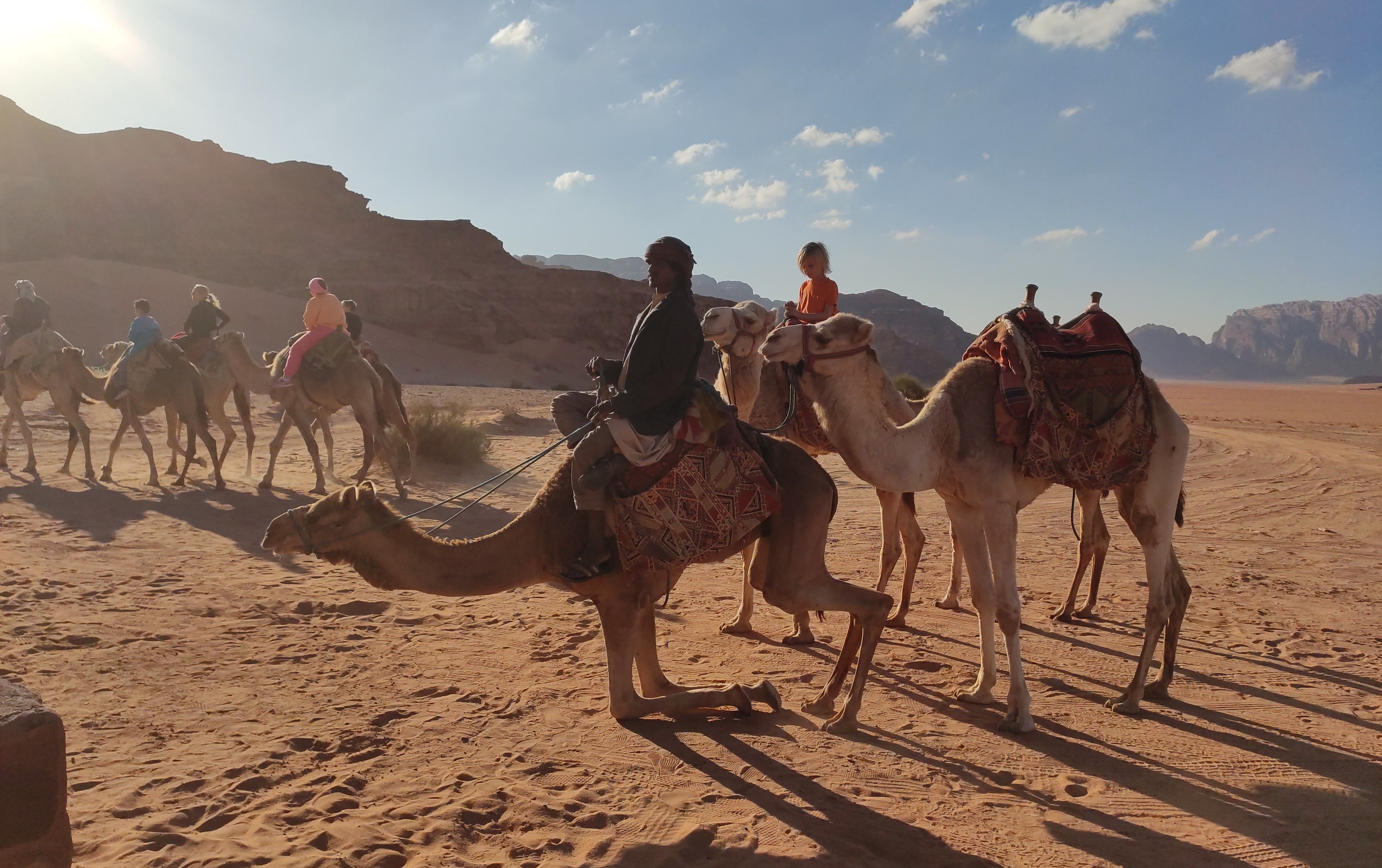 Reisebericht Jordanien mit Kindern - Kamelreiten im Wadi Rum