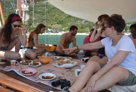 Griechenland Familienreise - Griechenland mit Teenagern - Picknick auf dem Boot