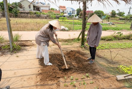 Vietnam for family individuell - Tra Que Herbal Village - Arbeiten auf dem Land