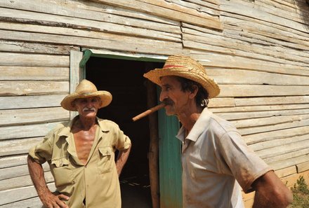 Familienurlaub Kuba - Kuba for family - Einheimische mit Zigarre