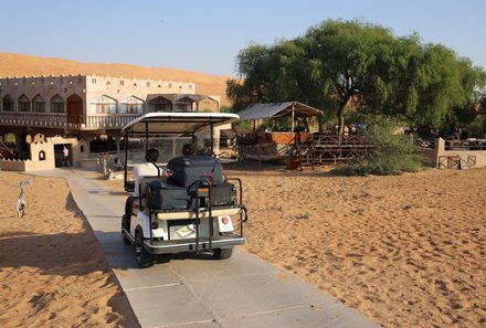 Oman Familienurlaub Wüstencamp - Thousand Nights Camp - Anreise