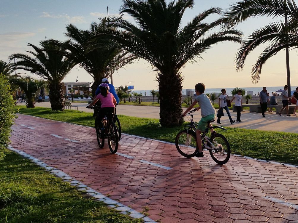 Georgien Familienreise - Georgien for family - Fahrrad fahren in Batumi