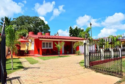 Kuba Familienreise - Kuba for family individuell - Vinales - Villa El Habano Außenansicht