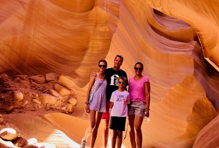Kalifornien mit Kindern - Kalifornien Urlaub mit Kindern - Familie im Antelope Canyon