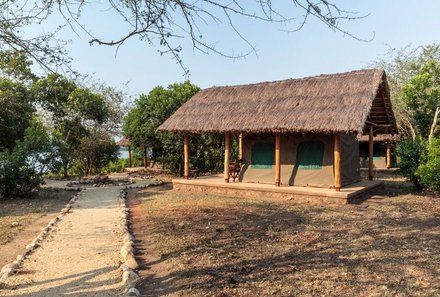 Uganda Familienreise - Uganda Family & Teens - Queen Elizabeth The Bush Lodge - Zelt von Außen