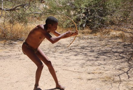 Namibia mit Kindern - Namibia Rundreise mit Kindern - San Buschmann