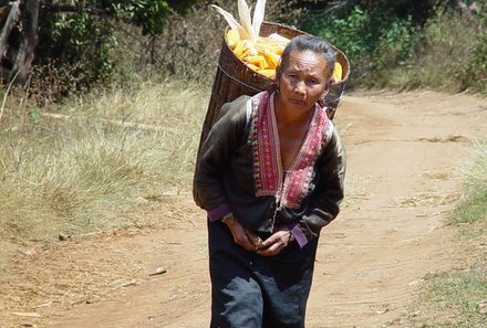 Thailand Familienreisen - Thailand Family & Teens - Hmong Frau