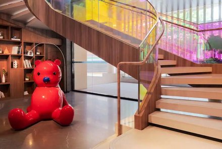 China for family - UrCove Shanghai Jing'an - Treppe