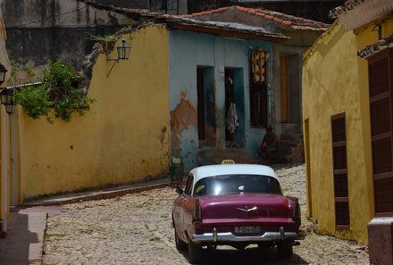 Familienreise Kuba - Kuba Casas for family - Straße mit Oldtimer