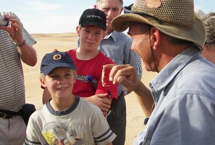 Namibia Familienreise - Kinder bei Living Desert Tour