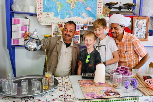 Marokko for family individuell - Erfahrungen mit Kindern in Marokko - marokkanische Teezeremonie