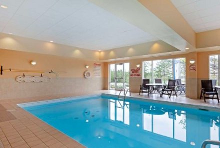 Ostkanada for family - Ostkanada Familienreise mit Kindern - Best Western Plus Muskoka Inn - Pool