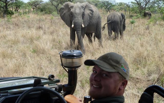 Südafrika mit Kindern - Kololo Ranger mit Elefant