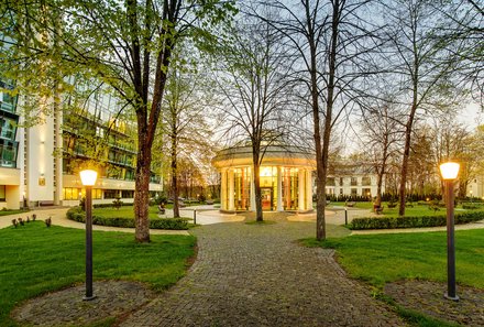 Baltikum for family - Grand SPA Hotel Lietuva - Umgebung mit Natur