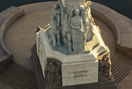Baltikum for family individuell - Baltikum Familienreise mit Kindern - Estland - Riga Denkmal