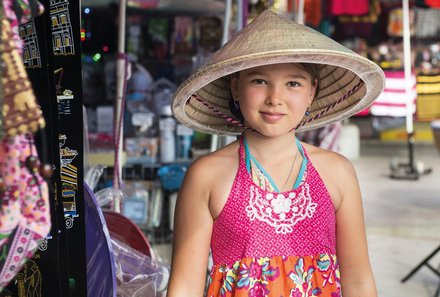 Vietnam Familienreise - Vietnam for family individuell - Mädchen mit Hut