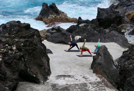 Azoren Family & Teens - Faial Island - Yoga an der Küste