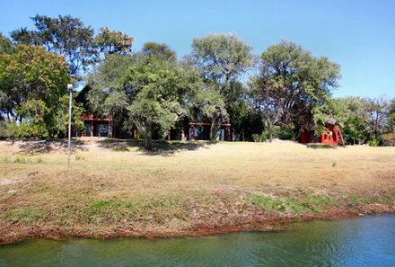 Namibia & Botswana mit Jugendlichen - Namibia & Botswana Family & Teens - Fahrt zum Okavango Fluss nach Rundu - Kaisosi River Lodge - Blick vom Wasser