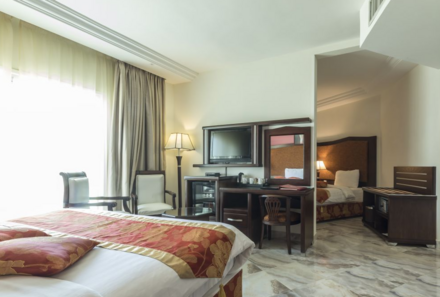 Jordanien Rundreise mit Kindern -  Petra Moon Hotel Zimmer