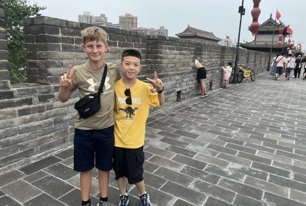 China mit Kindern - China for family - Kids auf der Stadtmauer in Xi'an