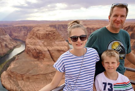 USA Südwesten mit Kindern - USA Westküste for family individuell - Abenteuer im Wilden Westen - Familie am Horseshoe Bend