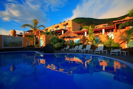 Sizilien Familienreise - Salina - Hotel Mamma Santina Pool