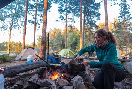 Schweden Familienreise - Schweden Kanu Family & Teens - Essen zubereiten