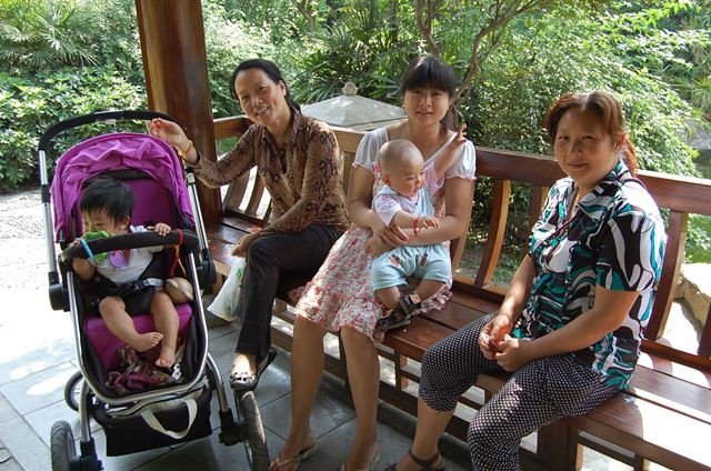 Fernreisen mit Kindern - Eindrücke in China - Einheimische in Chengdu