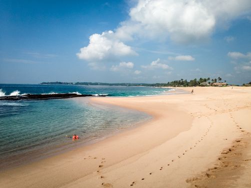 Familienreise - Sri Lanka mit Kinder - Bloggerin Tatjana Lieblingsspot - Baden mit Kindern