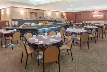 Westkanada for family - Ramada Plaza by Wyndham Calgary Downtown - Bar